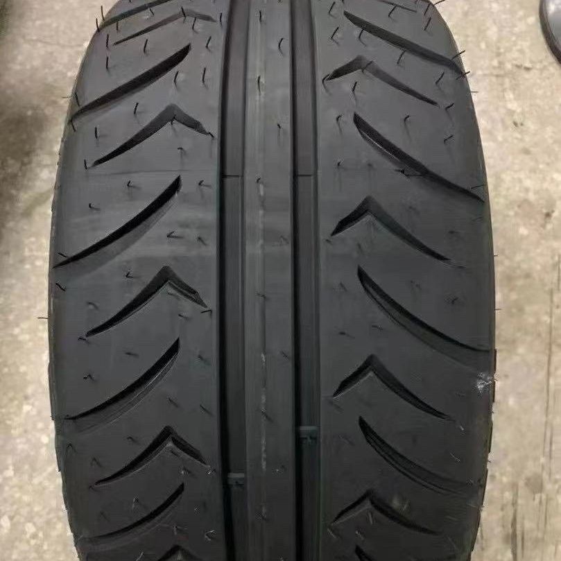 การเดินทางทางถนน AK01 ยางกึ่งร้อนละลาย 18นิ้ว 265/35R18 275/35R18  285/35R18