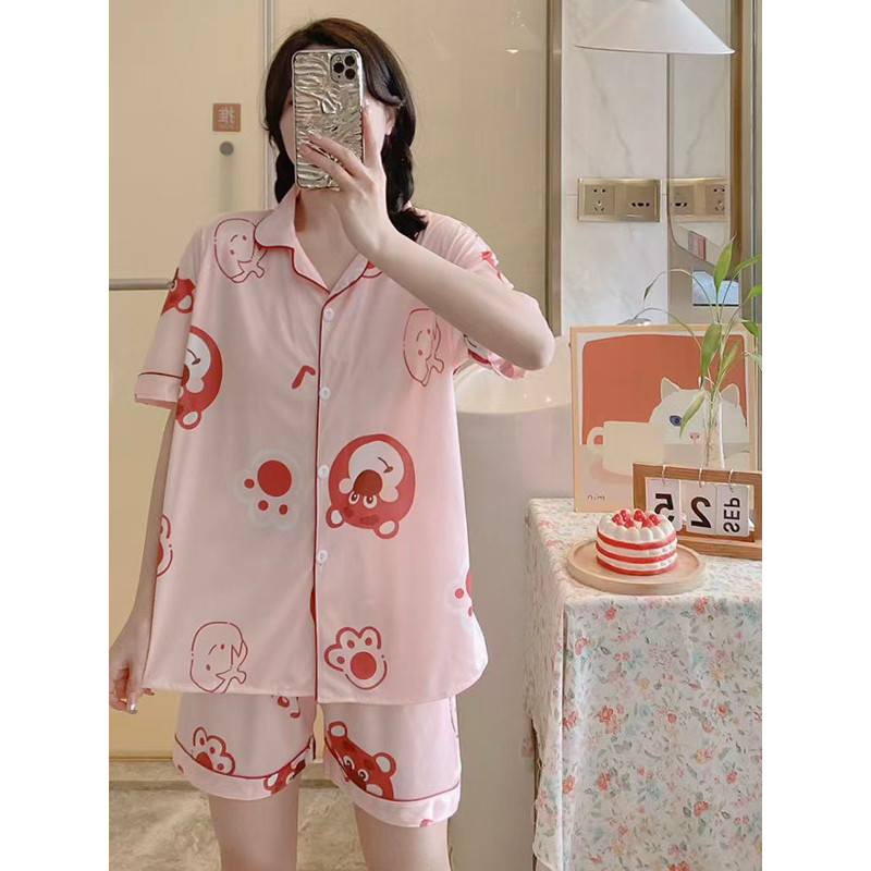 CF.HOME  เชตชุดนอนผู้หญิงลายกราฟิก ลายการ์ตูนน่ารักมากสวยมาก ชุดนอนคอปก+เเขนสั้น+ขาสั้น เนื้อผ้าคุณภาพดี ใส่สบาย