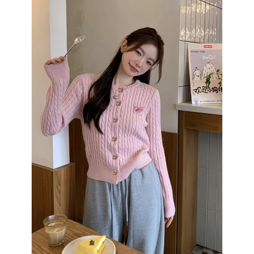Diary พร้อมส่ง（118-8） เสื้อคาร์ดิแกน cardigan กระดุมลายโบว์น่ารักมาก งานถักผ้านิ่ม นุ่มใส่สบาย