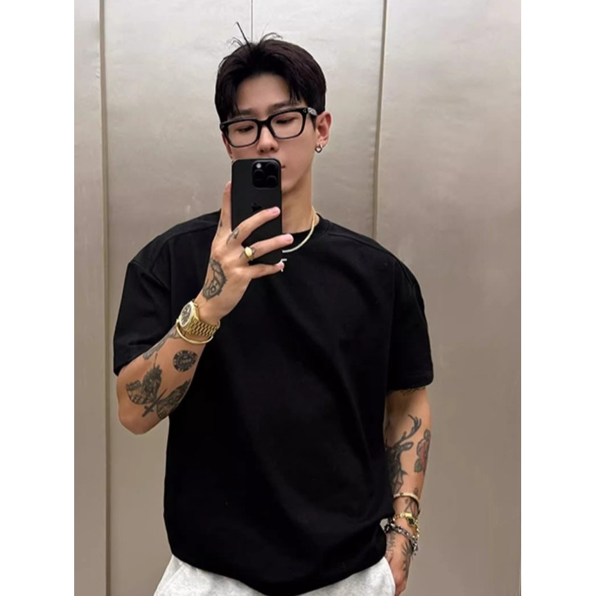เสื้อยืดสีพื้นขาวดำ oversize คอกลมแขนสั้น ผ้าฝ้าย100% ทรงสวย ไม่ยืดไม่ย้วย ผ้านุ่มใส่สบายใส่ง่าย มี