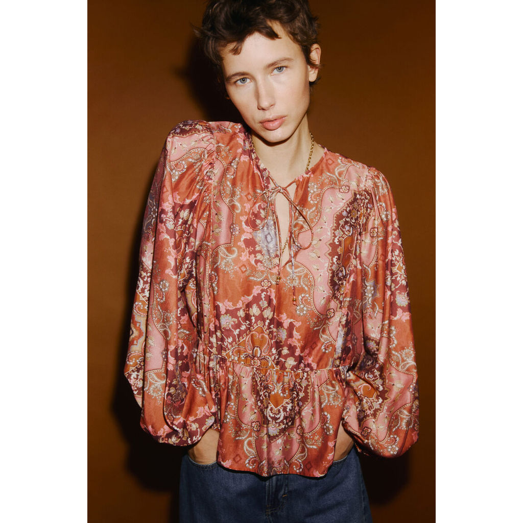H&M(เอชแอนด์เอ็ม) เสื้อเบลาส์ดีไซน์เป๊ปลัม Women Peplum blouse 1320561_1