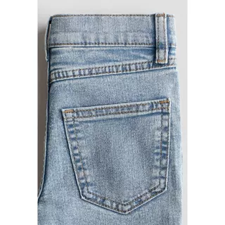 H&M(เอชแอนด์เอ็ม) กางเกงยีนส์ทรงสลิมเนื้อผ้ายืดพิเศษ Boys Superstretch Slim Fit Jeans 1089266_10