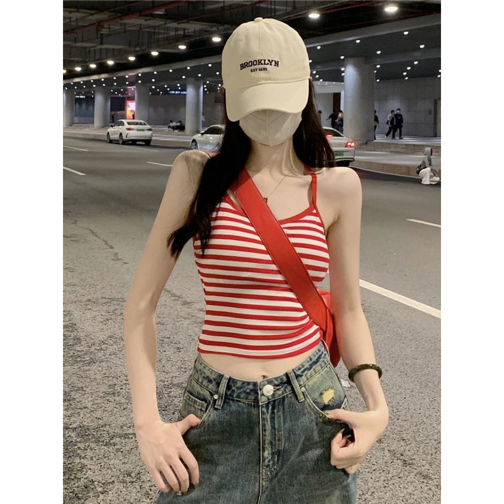 เสื้อกล้ามสายเดี่ยว ดีไซน์สายเดี่ยวลายทางขาวดำ ผ้านุ่มสบาย เสื้อแซ่บอลัง ทรงเบสิค แฟชั่นผู้หญิง สุดฮิต" FY3300