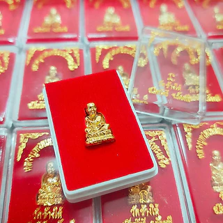 หลวงพ่อโสธร องค์ท้าวเวสสุวรรณ องค์พระพิฆเนศ หลวงปู่ทวด หลวงพ่อทันใจพระพระพุทธชินราชหลวงพ่อรวยบรรจุตลับอย่างดี พระจิ๋ว