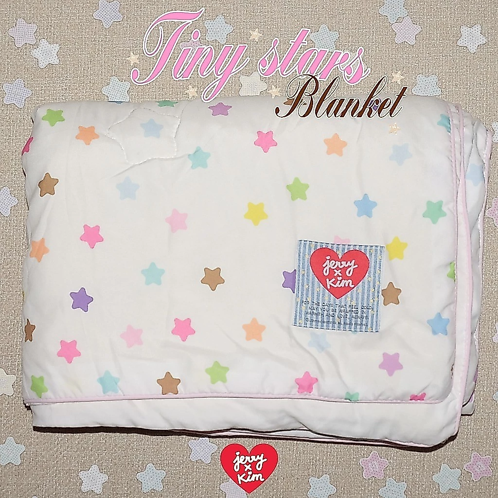 Tiny stars blanket⭐️ Jerryxkimdotstick ดูภาพและอ่านรายละเอียดก่อนสั่งนะคะ🙏