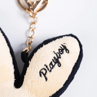 PLAYBOY รุ่น Bunny Charm พวงกุญแจตุ๊กตากระต่ายเพลย์บอย รหัส ST-252K150CC ดีไซน์ขนนุ่ม หูกระต่ายปักตัวอักษร