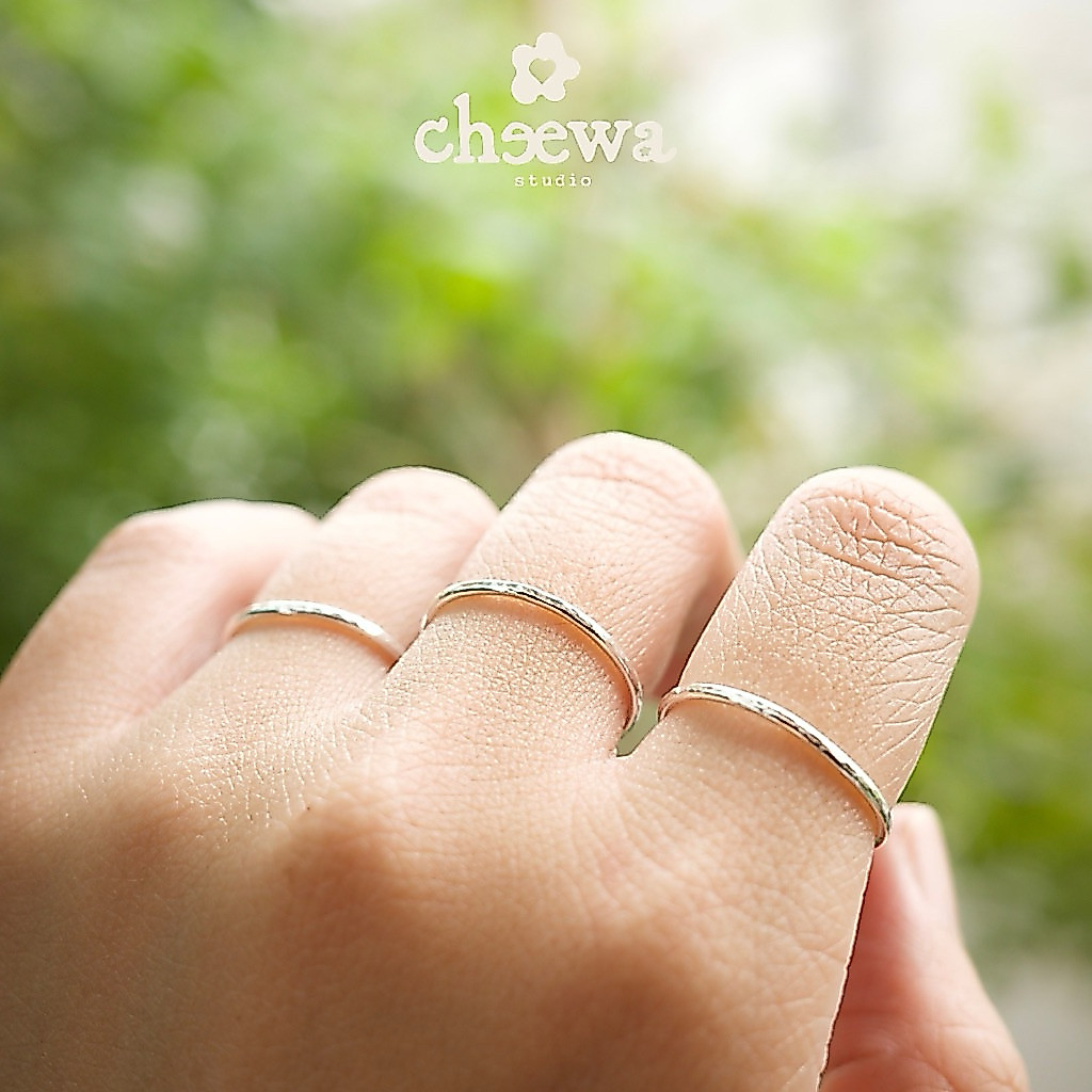 Cheewa Studio | silver925 | mini ring แหวนจิ๋วเคาะลายค้อน
