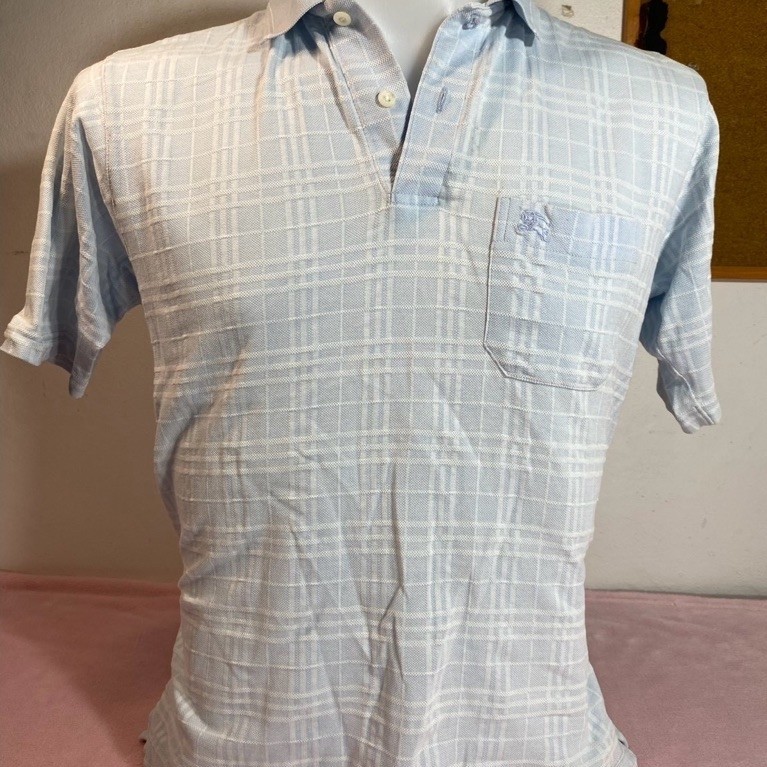 เสื้อ Burberry Blacklabelแท้มือสอง (มีตำหนิรอยเหลือง) อก 38 ยาว 26