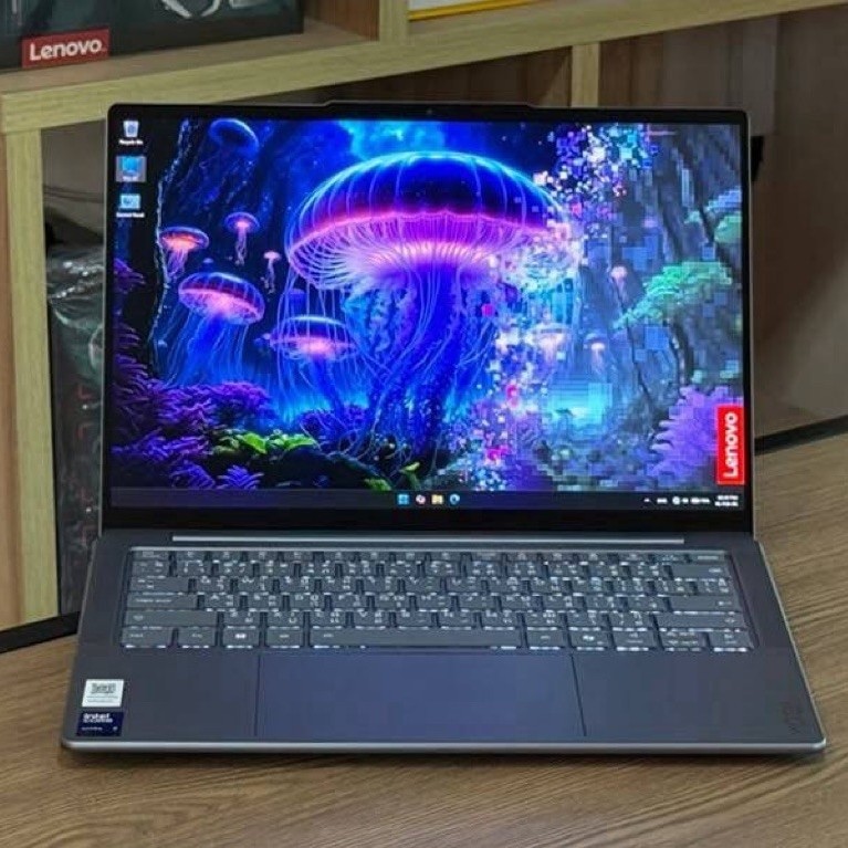 Lenovo Yoga Slim 7i 14ILL10-83JX001GTA Ultra 7 258V SSD1TB RAM32GB จอ 2.8K OLED 120 Hz เครื่องใหม่ตั