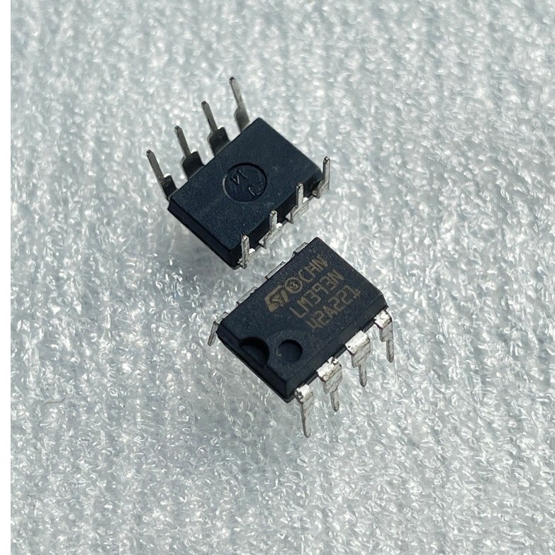(แพ็ค1ตัว) LM393 LM393N DIP 8ขา Low Offset Voltage Dual Comparator  lm393 lm393n ชิปเปรียบเทียบแรงดั