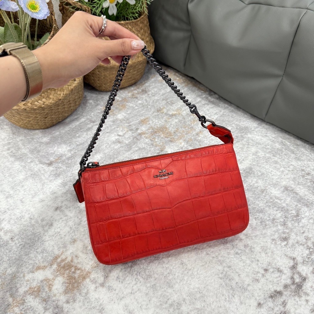 Coach vintageแท้มือสองสภาพสวยคล้องไหล่(used)ใบนี้สปาสีมาบางๆนะคะ