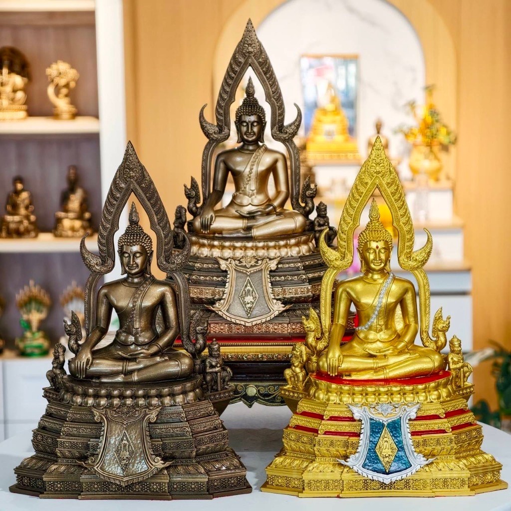 พระพุทธชินราชพิมพ์ใหม่ ถอดซุ้มประกอบได้ เนื้อแร่เหล็กน้ำพี้