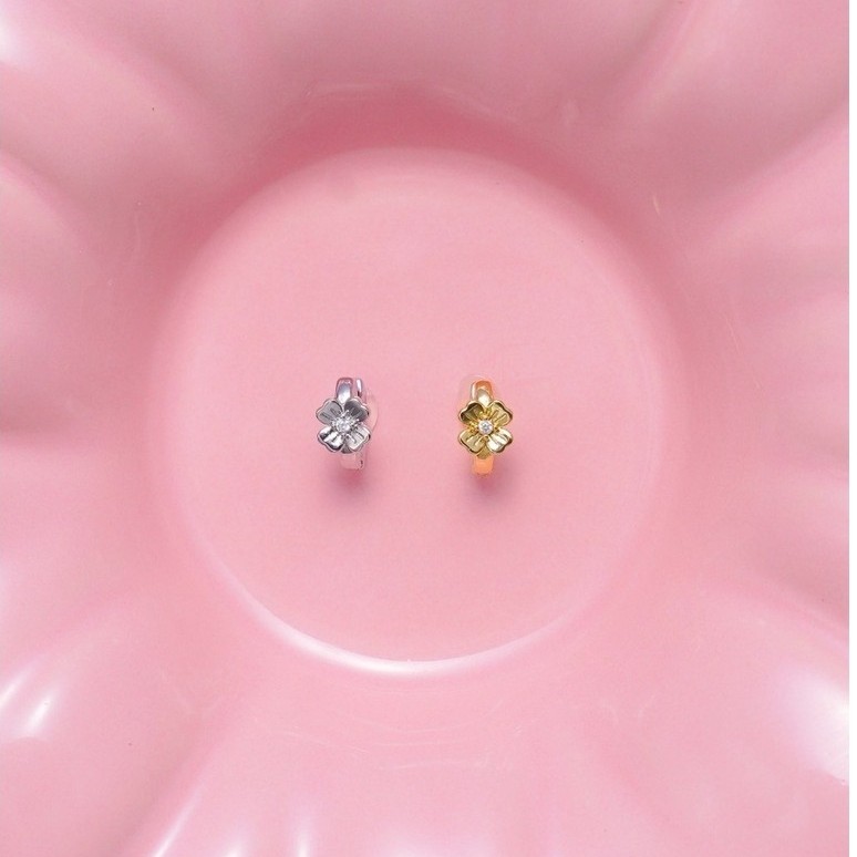 More Than Piercing: MP32 Clover Hoop *waterproof* จิวหู/ต่างหู