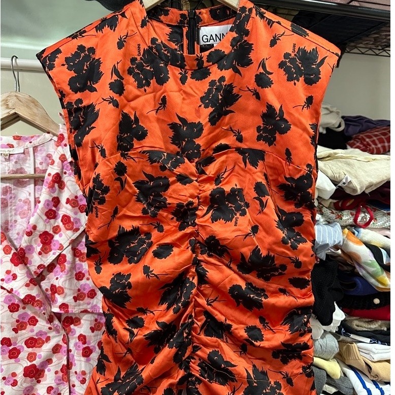 Ganni size  s  เสื้อ
