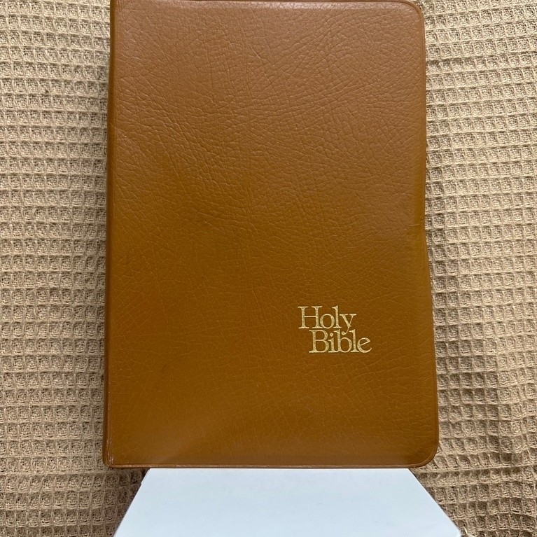 holy bible kjv มือสองสภาพผ่าน