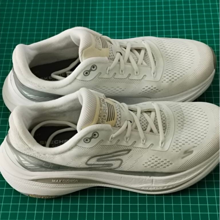 Skechers GORun Max Cushioning มือสอง Size 37.5