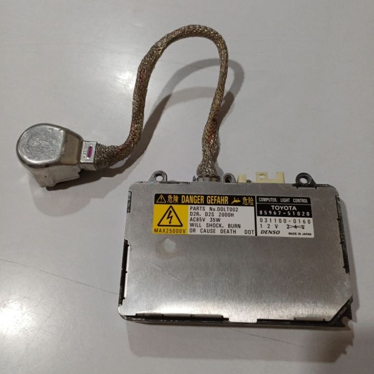 มือสอง สภาพดี บัลลาสต์ไฟซีนอน (Xenon HID Ballast) Denso ของแท้ จาก Toyota