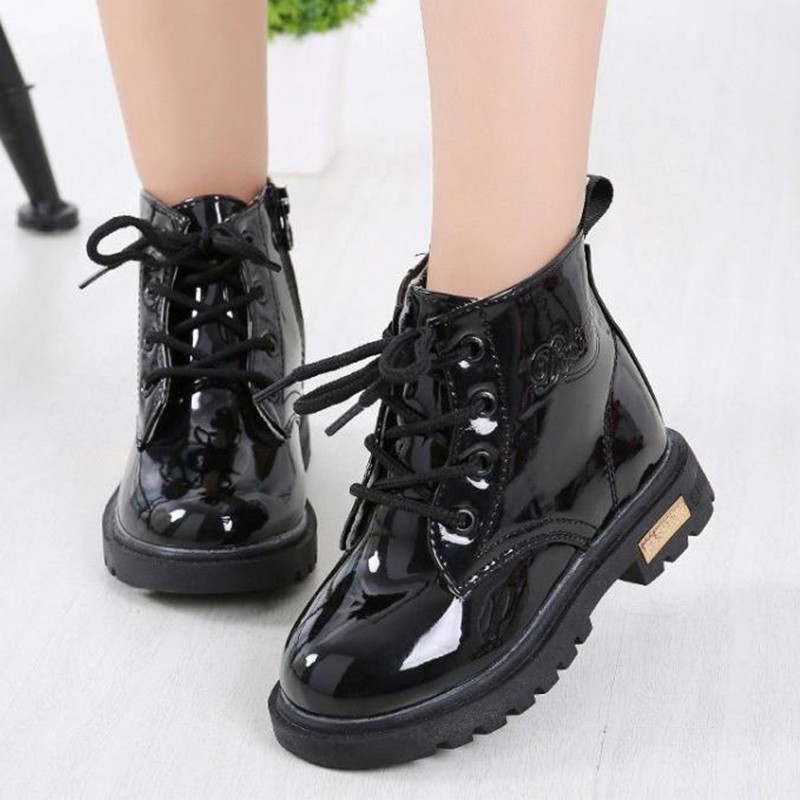 Munshe รองเท้าบูทมาร์ตินสำหรับเด็ก รองเท้าบูทหนังหุ้มข้อสำหรับเด็กชายและเด็กหญิง