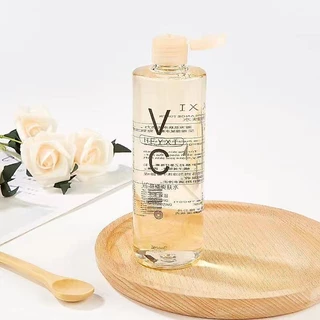 ซื้อ 1 แถม 1 VC ใบหน้ามีความอ่อนโยนและละเอียดอ่อน ช่วยเติมความชุ่มชื้นให้กับผิว โทนเนอร์ช่วยให้สิวหวดำจางลง