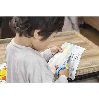 Kumon กรรไกรฝึกตัด สำหรับเด็กถนัดขวา กรรไกรคุมองเครื่องเขียนคุมอง สำหรับเด็กอายุ 2 ปีขึ้นไป คุมองของแท้ สินค้าพร้อมส่ง