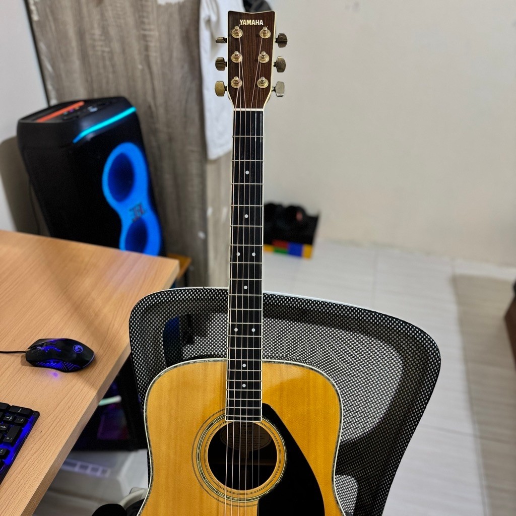 กีต้าโปร่งYAMAHA FG300D มือสองสภาพ95%+ ดูภาพเพิ่มเติมได้ที่แชท