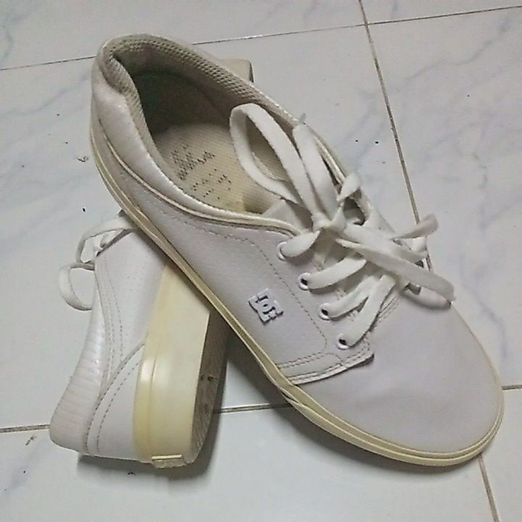 รองเท้าสเก็ตบอร์ดแบรนด์ DC Shoes รุ่น DC Trase TX
