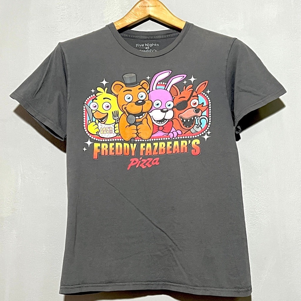 FIVE NIGHTS AT FREDDY'S FREDDY FAZBEAR'S PIZZA OFFICIAL DARK GREY T-SHIRT( M )