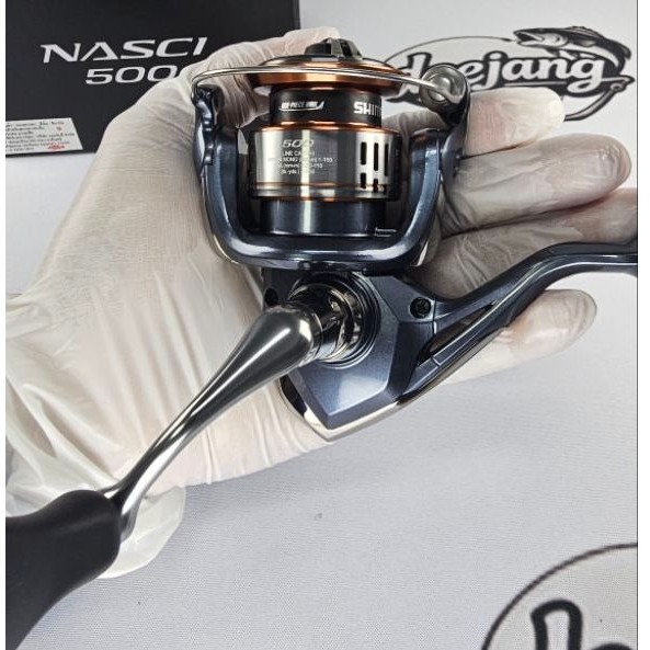 รอกสปินนิ่ง Shimano Nasci 500 ปี 2025 ของใหม่ มีประกัน แขนเกลียว รอกสปินนิ่งไซซ์เล็ก สำหรับสายยูแอล
