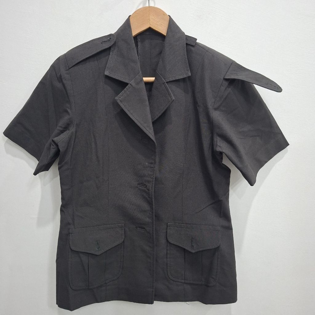 AUG 26/21 เสื้อสีกากีเข้ม ทับนอก อก 32×ย22 นิ้ว มือสอง