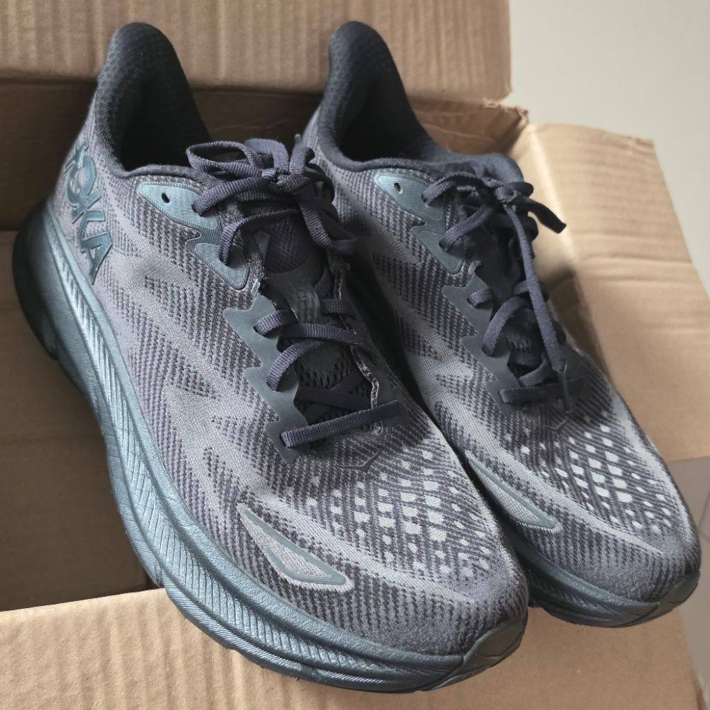 *มือสอง*เปลี่ยนพื้นรองถุงเท้าเป็นSalomon*รอยน้อย*Noกล่อง*ราคาเต็ม5990* Hoka Clifton9 ดำ US11 UK10.5 