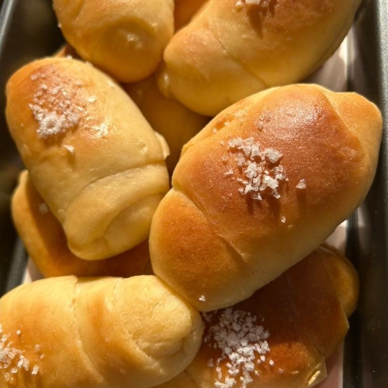 "Shio Pan ขนมปังเกลือญี่ปุ่น เนยสด นุ่มหนึบ โฮมเมด [Snowpung] อบสดใหม่ทุกออเดอร์