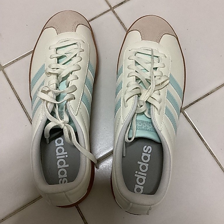 adidas ไลฟ์สไตล์ รองเท้า VL Court Base ผู้หญิง สีขาว JI1767