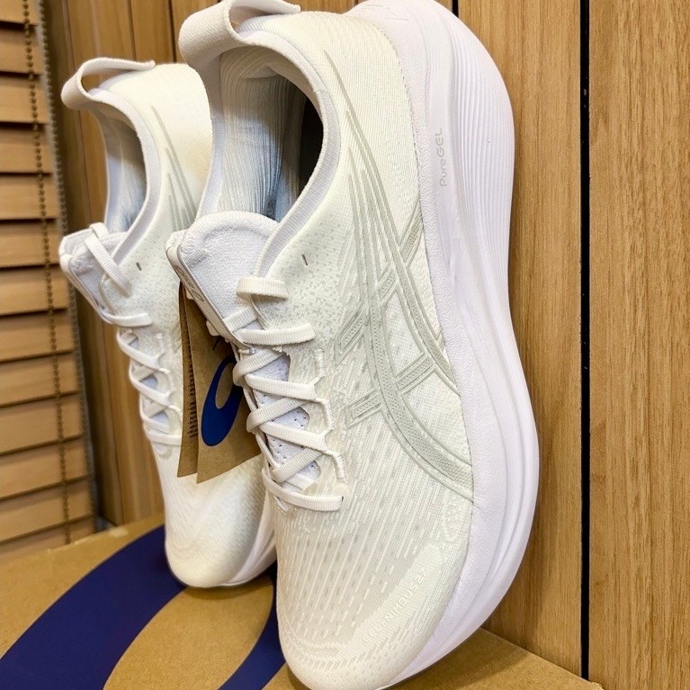 Asics Nimbus 27 รองเท้าวิ่ง ผู้ชาย ค่ะ