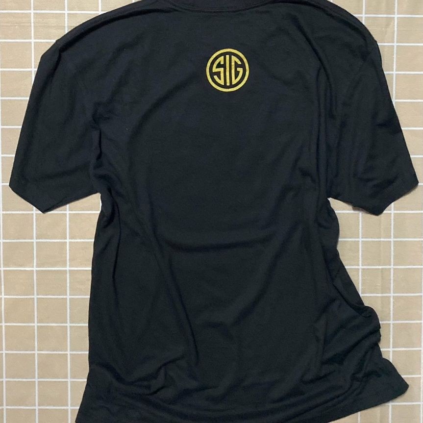 ​💥 SIG SAUER "21 Reasons to Love P322" Graphic Tee 🔫