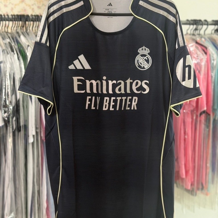 เสื้อบอลแท้(แฟนบอล) Real Madrid away 25/26