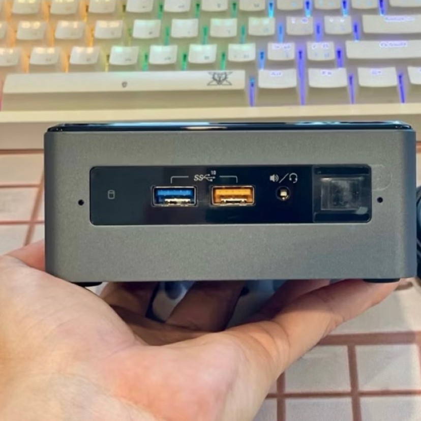 Mini pc NUC8i3BEB Intel® i3-8109U (Gen 8) RAM 8 GB SSD 128 GB (แรงกว่า i5-7200U (Gen 7) ถึง 15%)