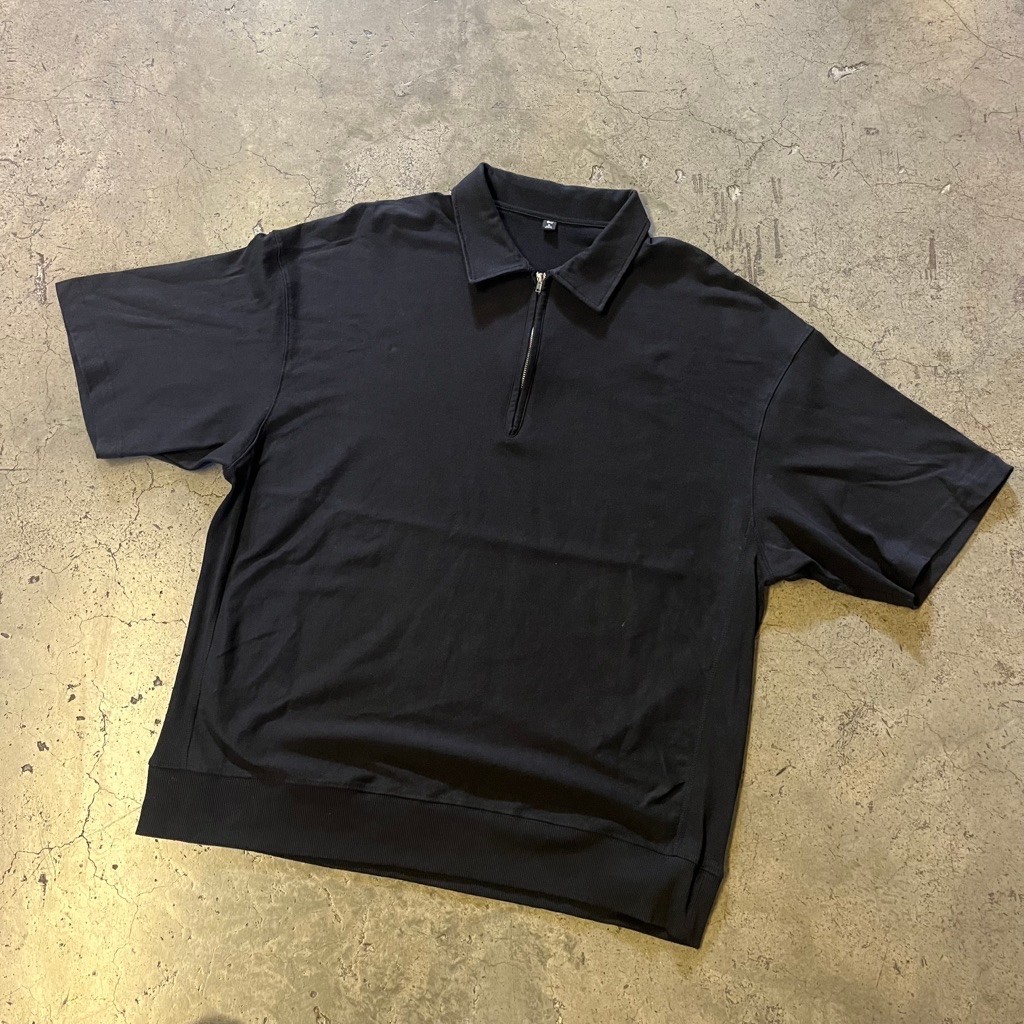 GU คอปกซิปสีดำ Size XL