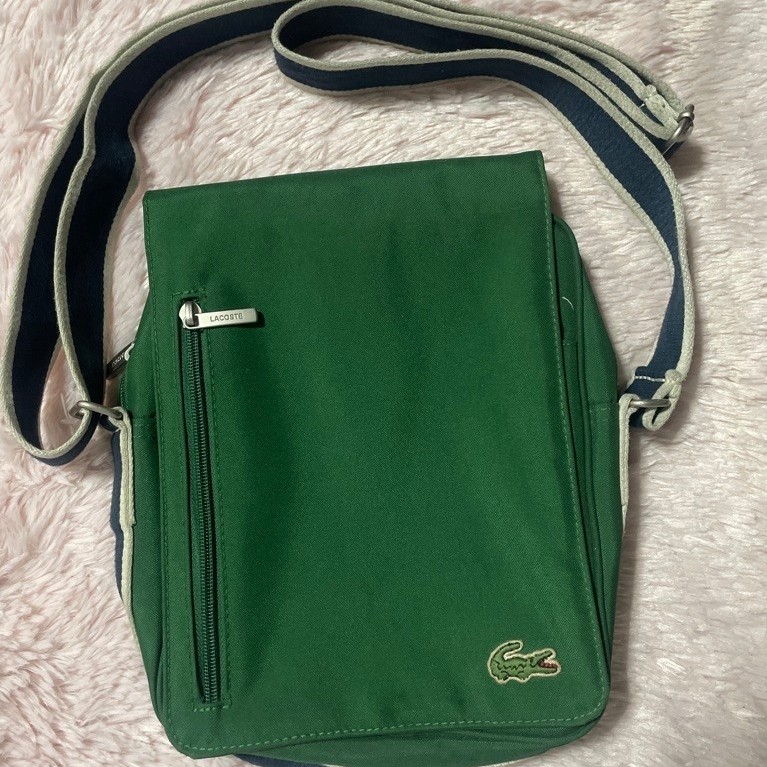 กระเป๋าสะพายข้างLacoste