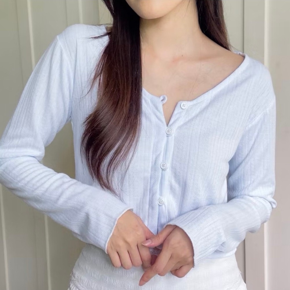 Saturday Mania | 🧸 Teddy Top เสื้อแขนยาวครอป ผ้านุ่ม กระดุมห่วง สี Sky blus Size S