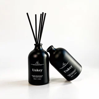 Aroma ขวดเปล่าน้ำมันหอมระเหย 100ml สีดำด้าน พร้อมก้านไม้ ดีไซน์หรู เติมกลิ่นได้ตามชอบ