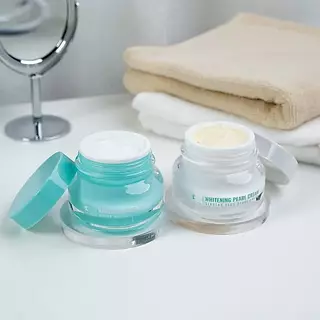 ชาริยา เซทครีมหน้าสวย Chariya Day&Night Cream Set ครีมโสมไข่มุก+ไนท์ครีม ผิวขาวใส-ลดริ้วรอย