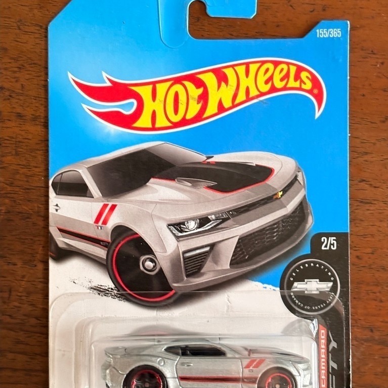Hot Wheels Camaro Fifty - '16 Camaro SS