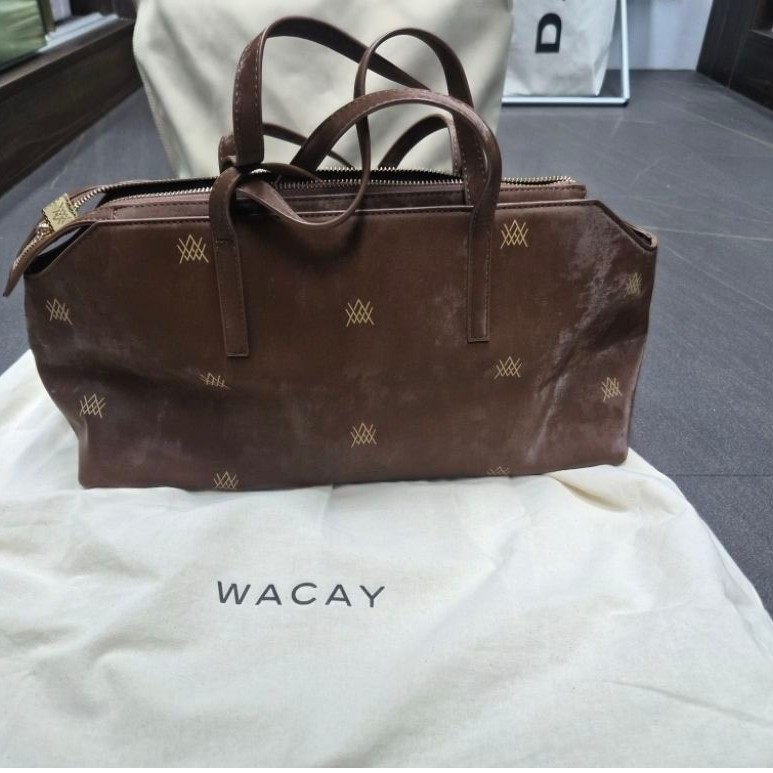 ส่งต่อกระเป๋า Wacay​ มือสอง