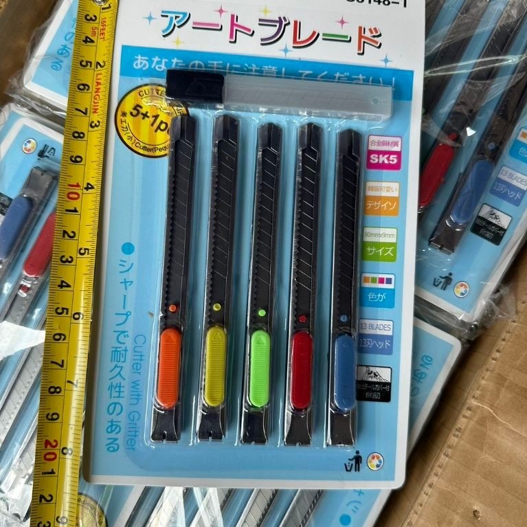คัตเตอร์1*5+ใบในแผงราคายกโหล12แผง
