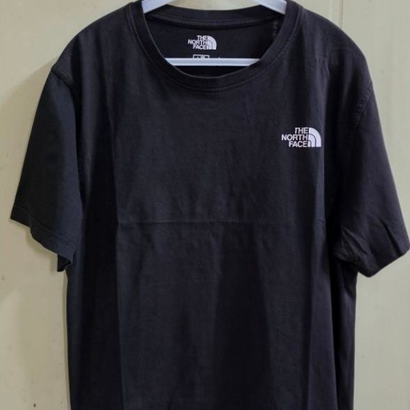 เสื้อยืด The North Face สีดำ แท้ ไซส์ L อก 42" ยาว 29" เสื้อยืดคอกลมผู้ชาย TNF มือสอง สภาพดี พร้อมส่