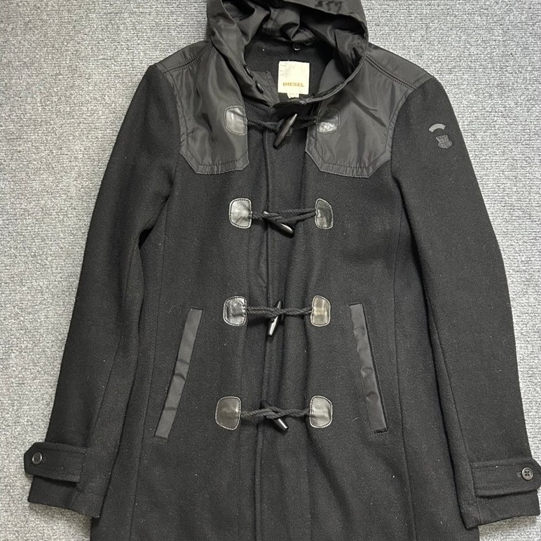 black wool blend duffle coat die..