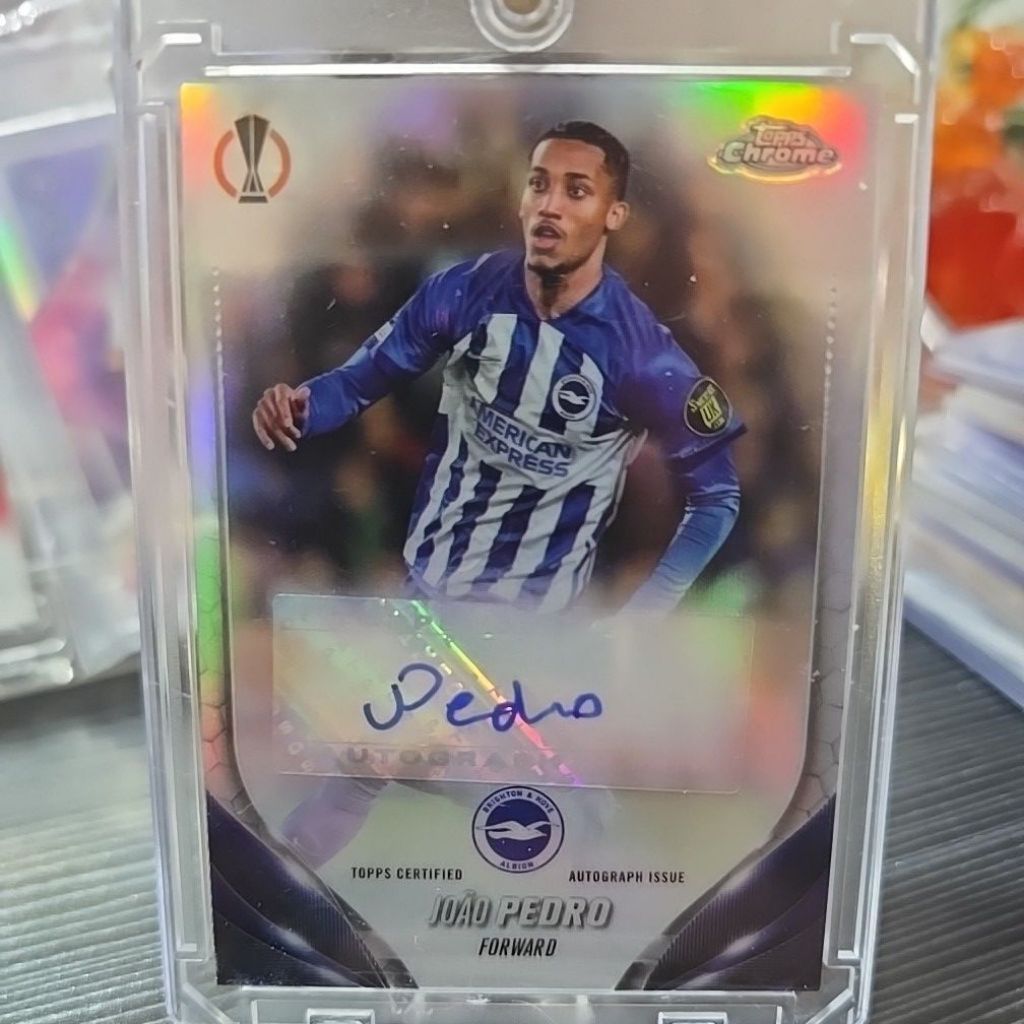 Joao Pedro Autograph Card from
Topps Chrome UEFA Club Competitions 2023/24.