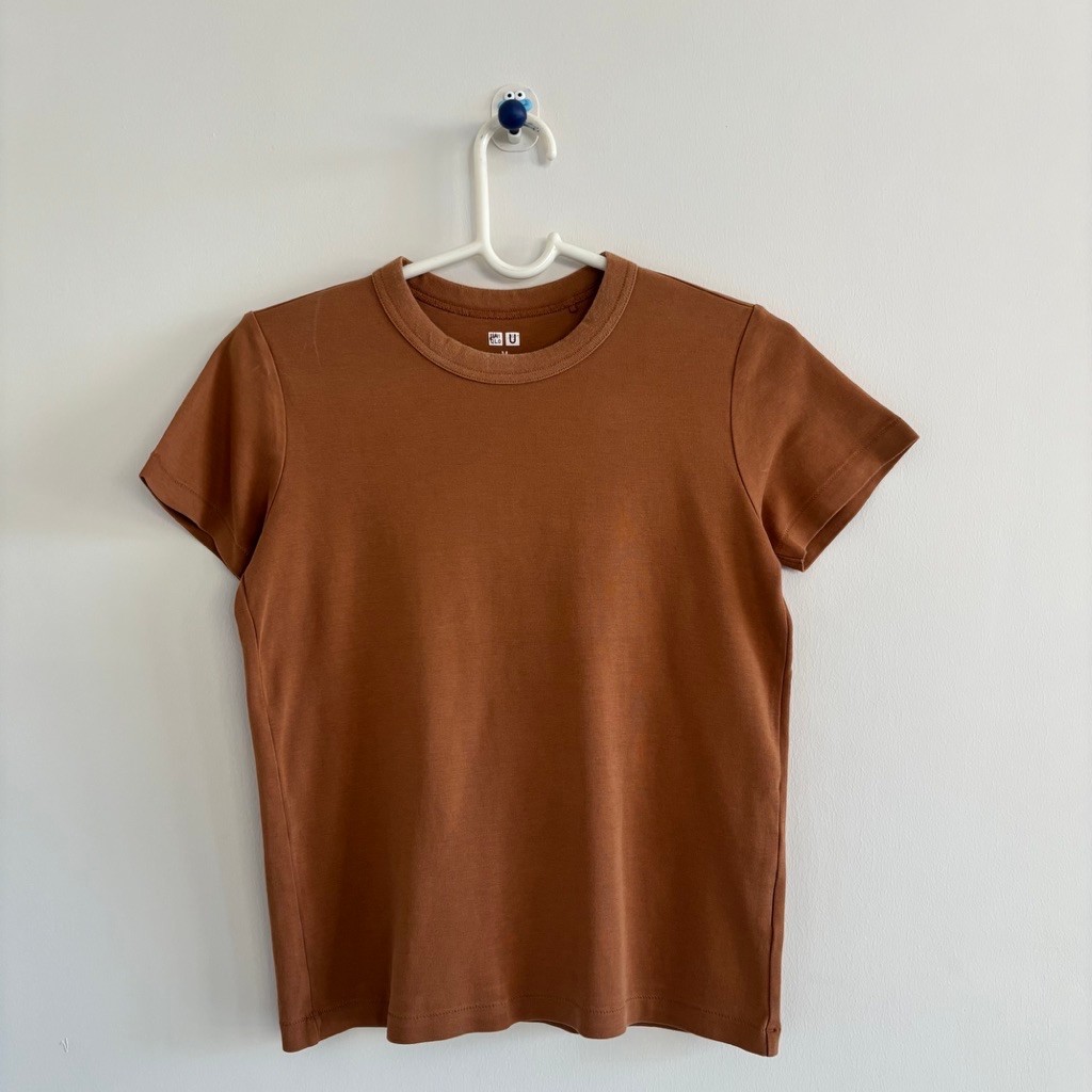 Uniqlo U สีน่ำตาลลลลล