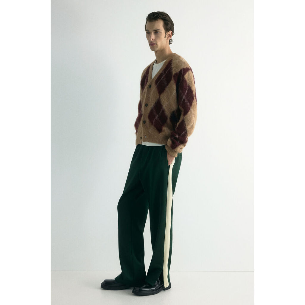 H&M(เอชแอนด์เอ็ม) กางเกงสเวตผ้าระบายอากาศทรงสบาย พร้อมแถบข้างด้านข้าง Men Relaxed Fit Sweatpants wit 1311911_2
