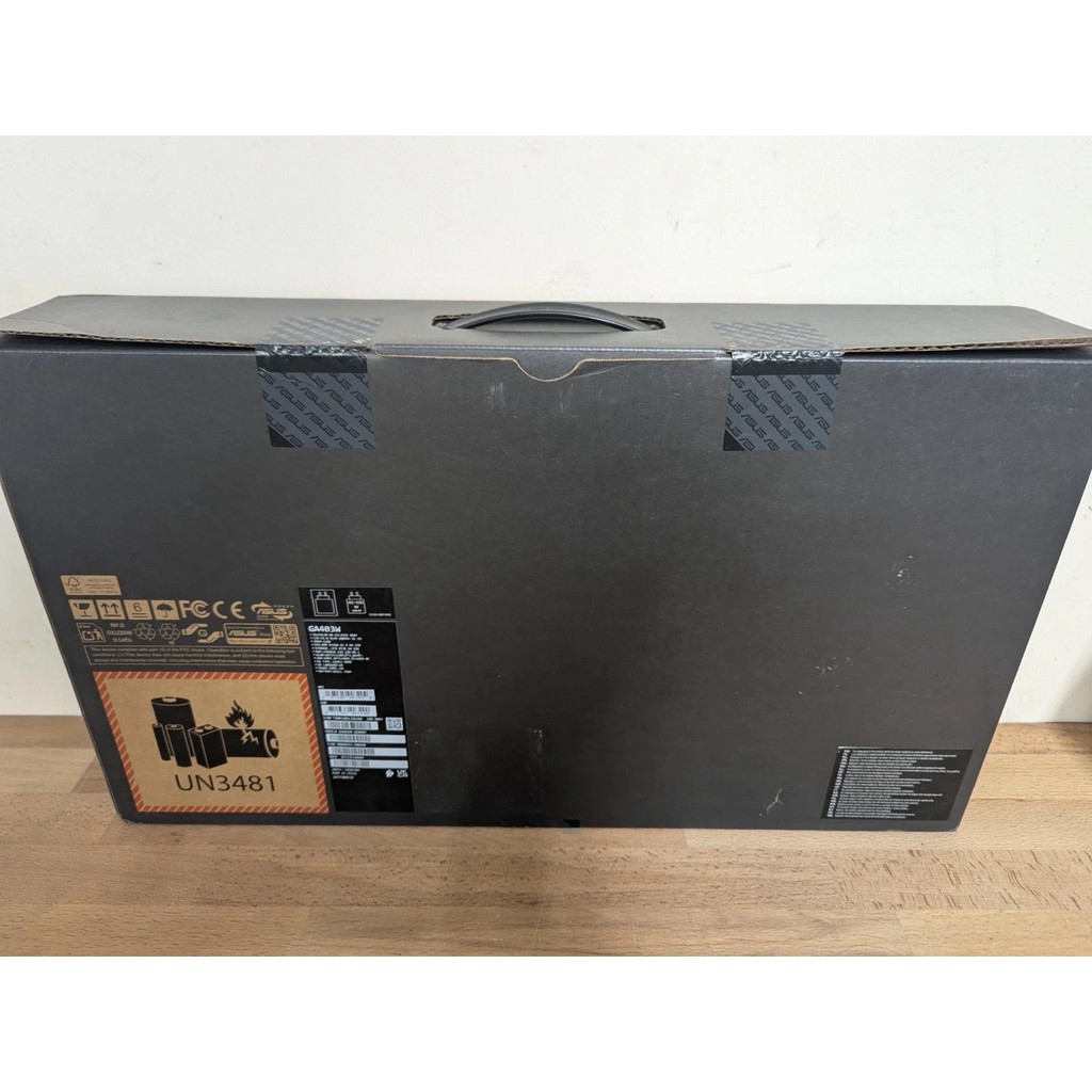 ASUS ROG Zephyrus G14 2025 AMD Ryzen 9 AI 32GB RAM 2TB RTX 5080